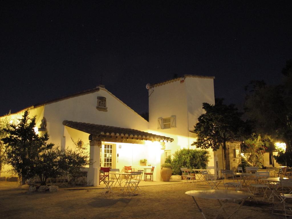 Hotel Cacharel Saintes-Maries-de-La-Mer Exterior foto