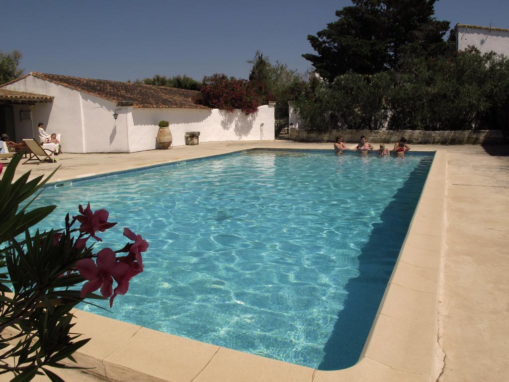 Hotel Cacharel Saintes-Maries-de-La-Mer Exterior foto