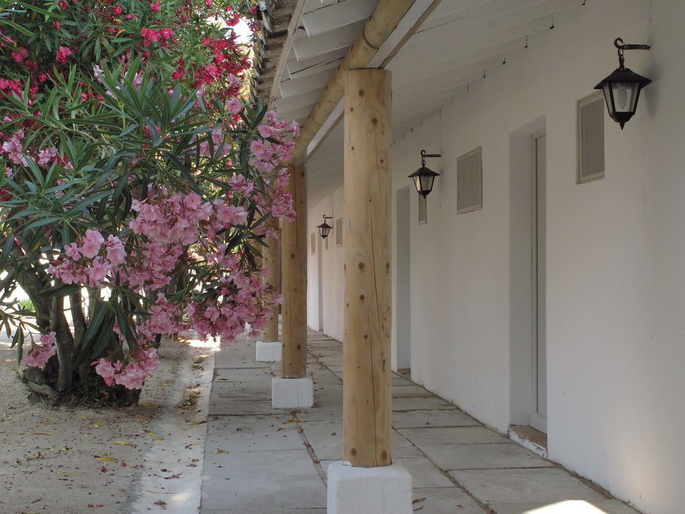 Hotel Cacharel Saintes-Maries-de-La-Mer Exterior foto